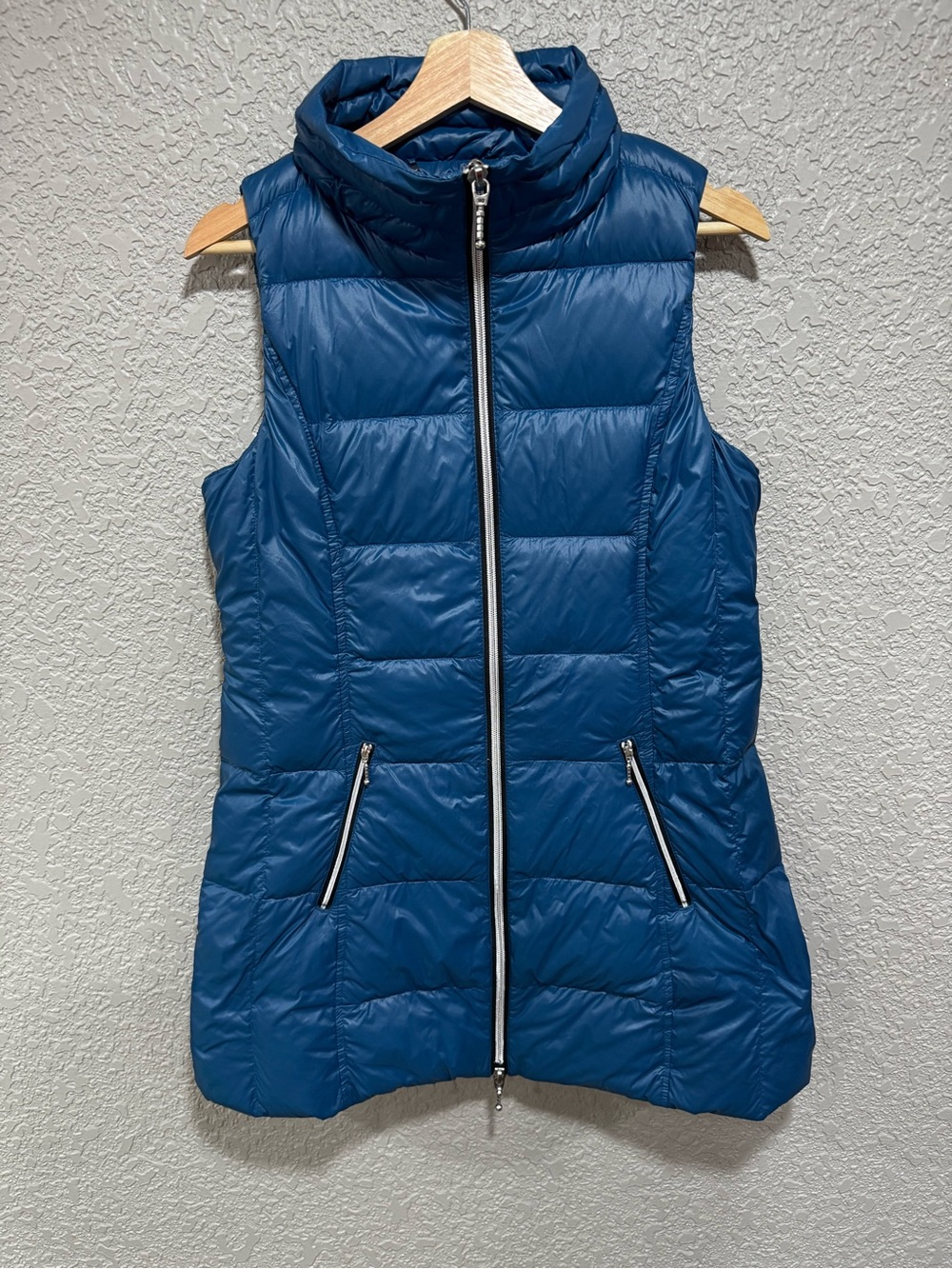 ANORAK down Shiny Quilted Jacket in Bright Blue